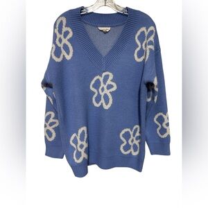 Vanilla Bay Blue and Cream Floral V-Neck Sweater In Women's Size S